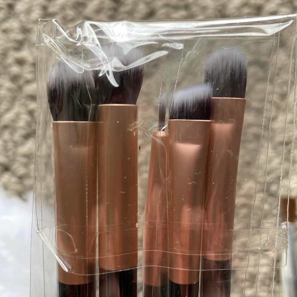 Bundle of 11 Different Eyeshadow Palette Makeup Brushes & Powder Brushes - Picture 5 of 5